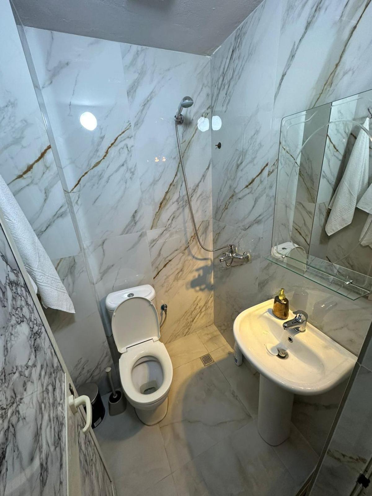 Gex Apartments Tiranë Eksteriør bilde